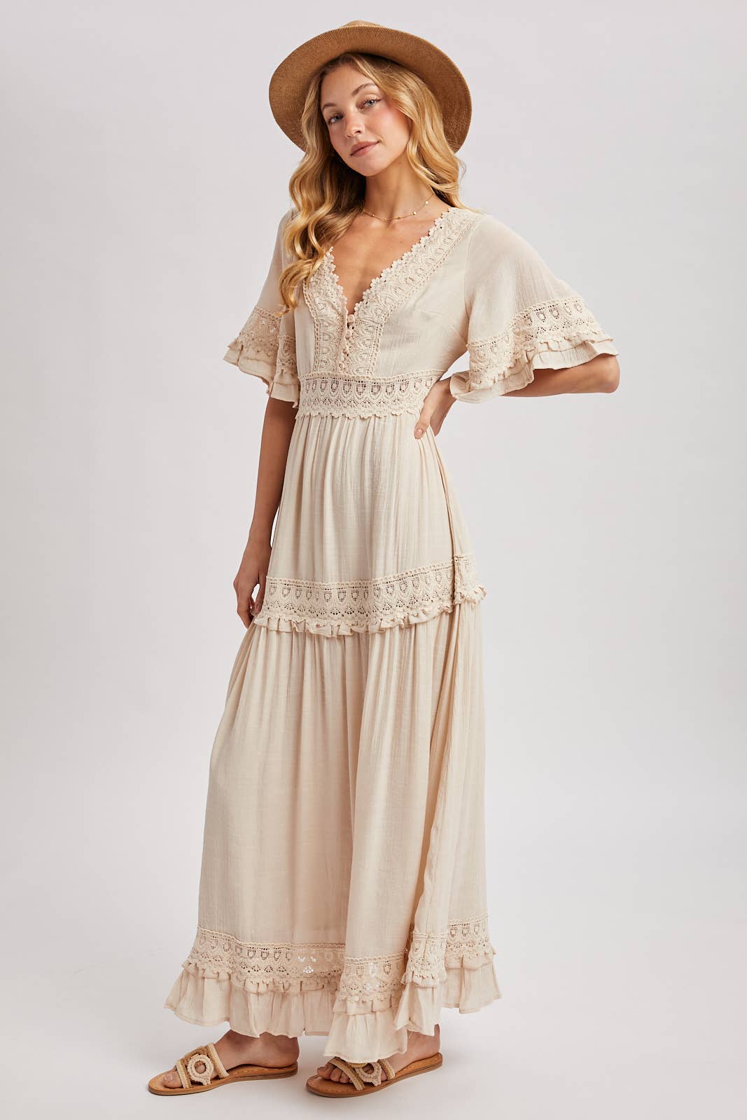 V-NECK LACE TRIM MAXI DRESS: COLOR SHELL