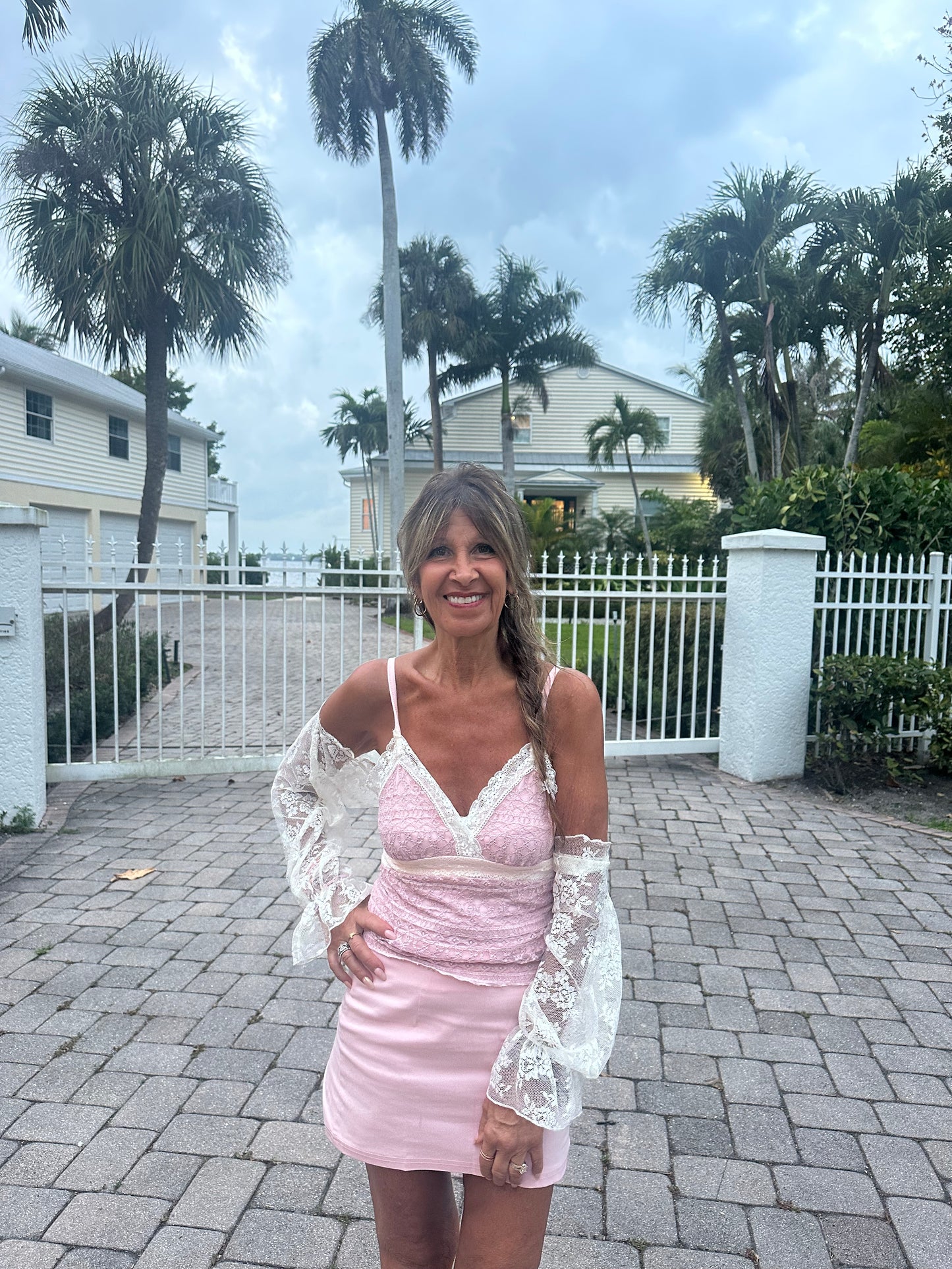 Romantic Lace Wrap Sleeve