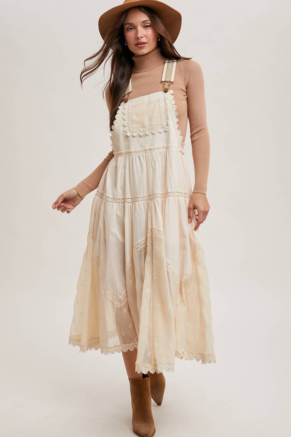 LACE EMBROIDERED TULLE BIB MAXI DRESS WITH LINING: ECRU