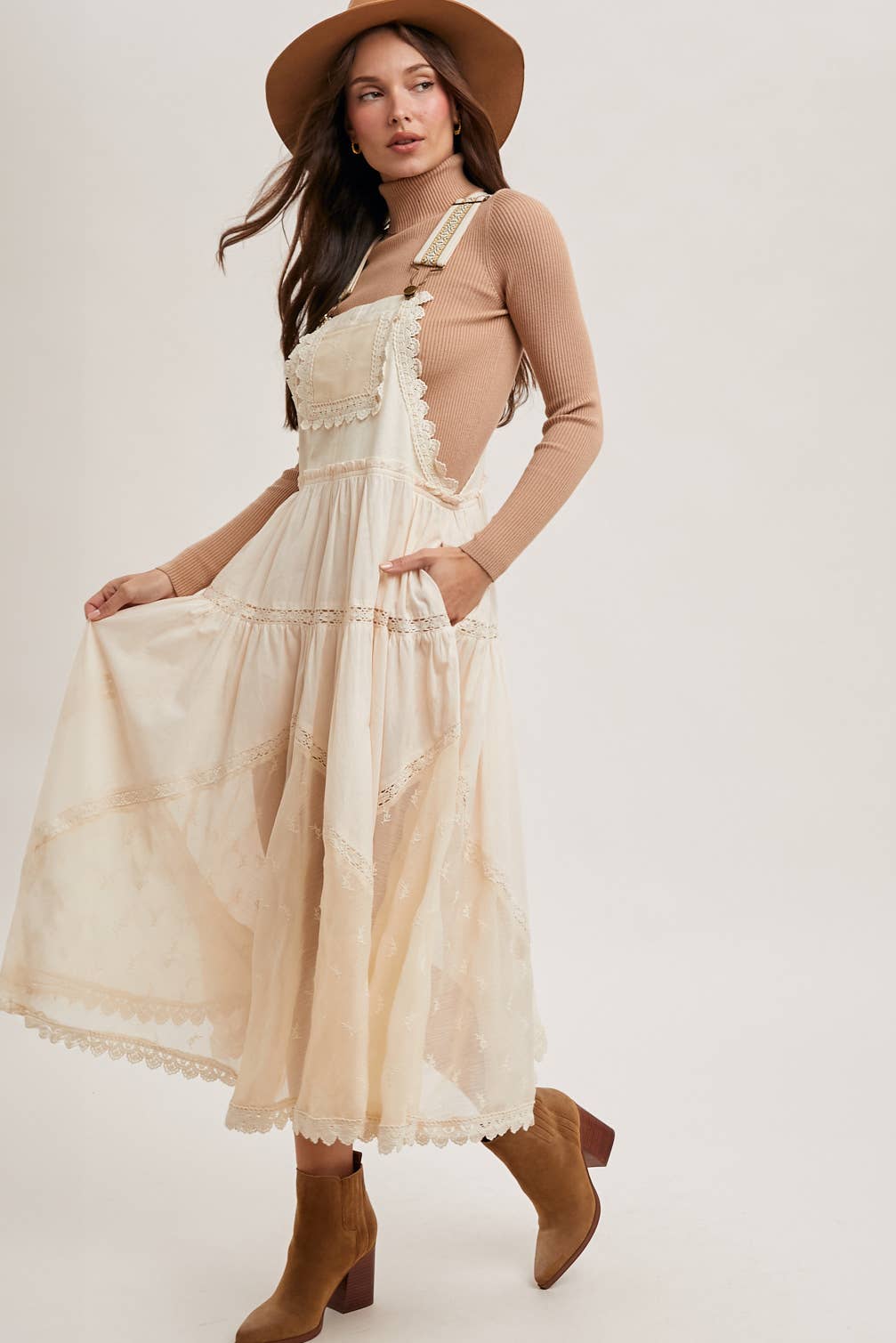 LACE EMBROIDERED TULLE BIB MAXI DRESS WITH LINING: ECRU