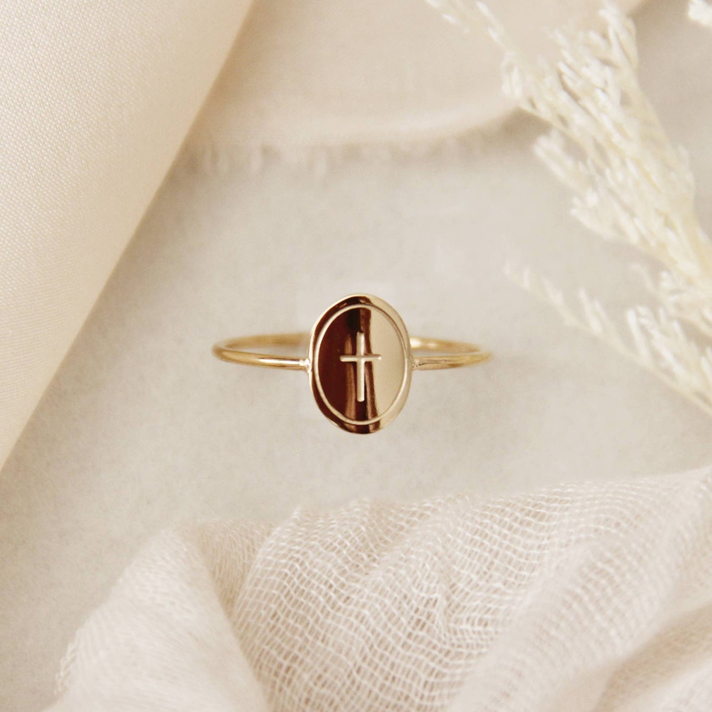 Oval Engraved Cross Ring, Christian Faith Jewelry Gift: Yellow Gold / 8