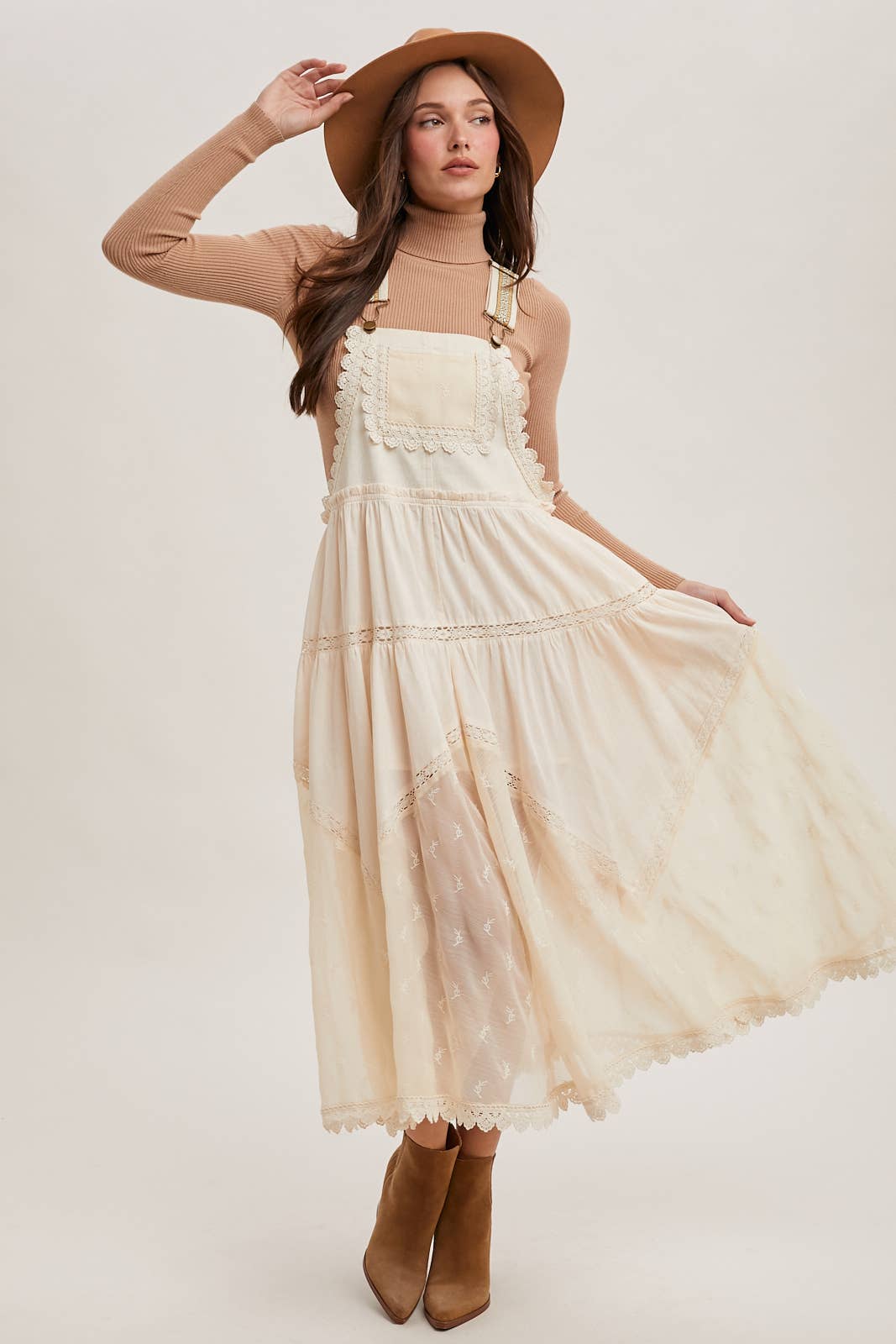 LACE EMBROIDERED TULLE BIB MAXI DRESS WITH LINING: ECRU