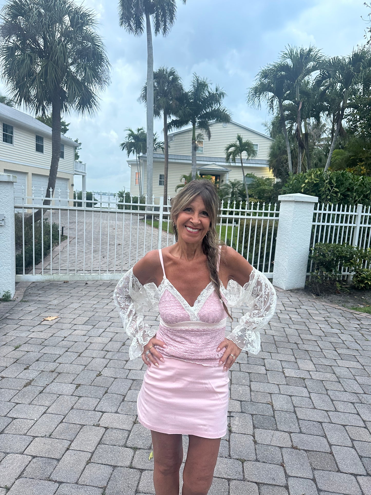 Romantic Lace Wrap Sleeve