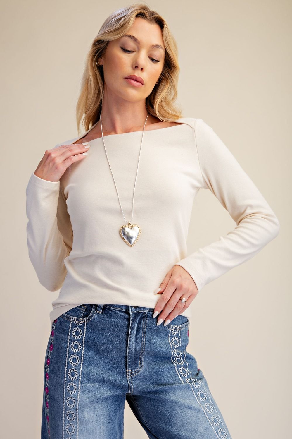 SUPER SOFT BOAT NECK KNIT FITTED TOP