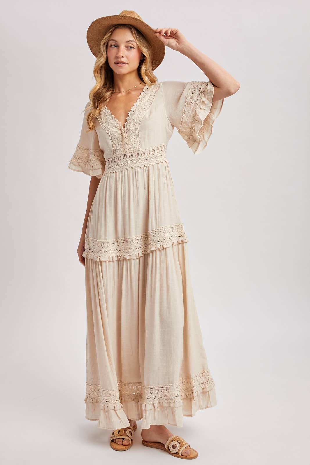 V-NECK LACE TRIM MAXI DRESS: COLOR SHELL
