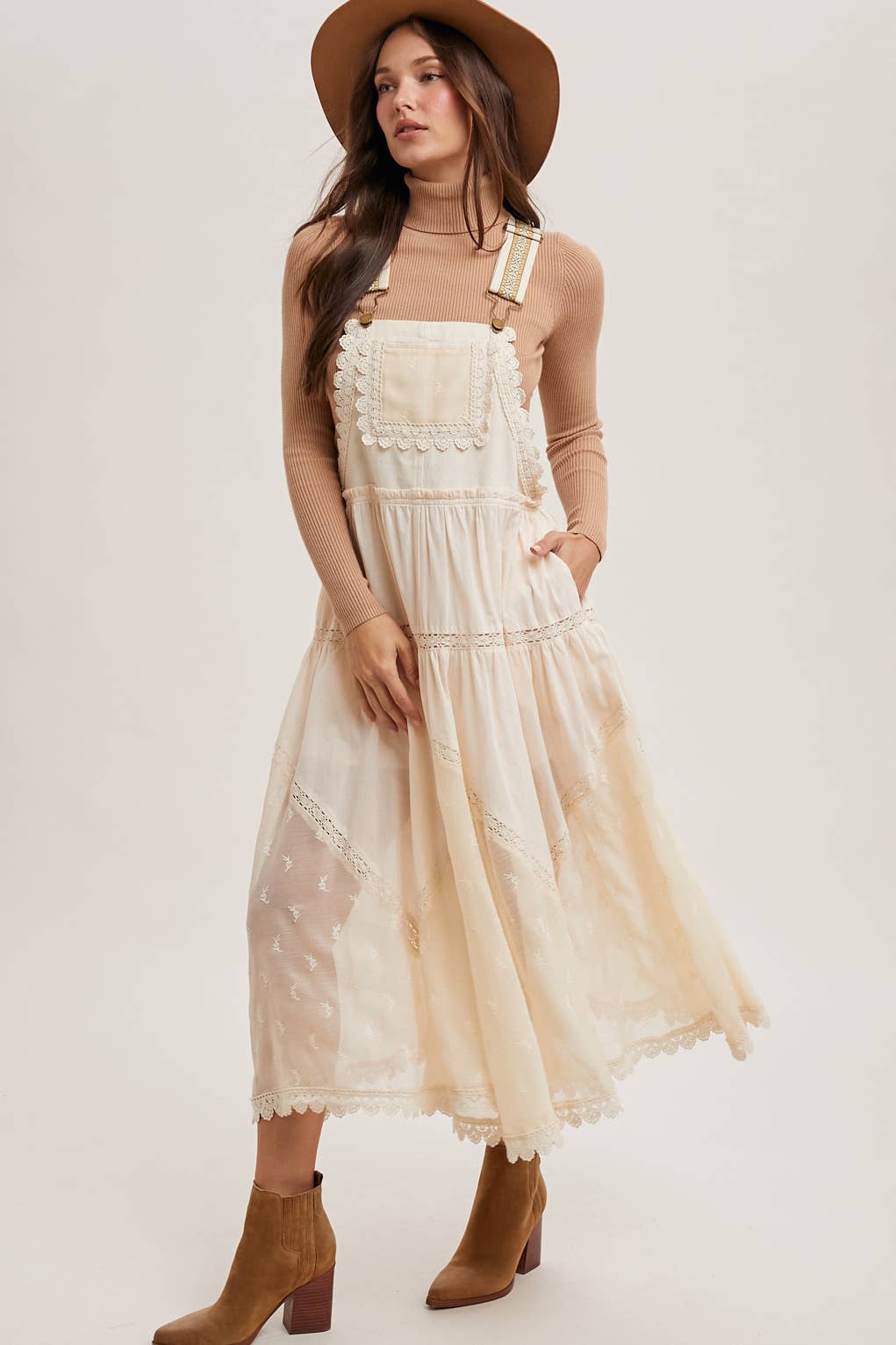 LACE EMBROIDERED TULLE BIB MAXI DRESS WITH LINING: ECRU